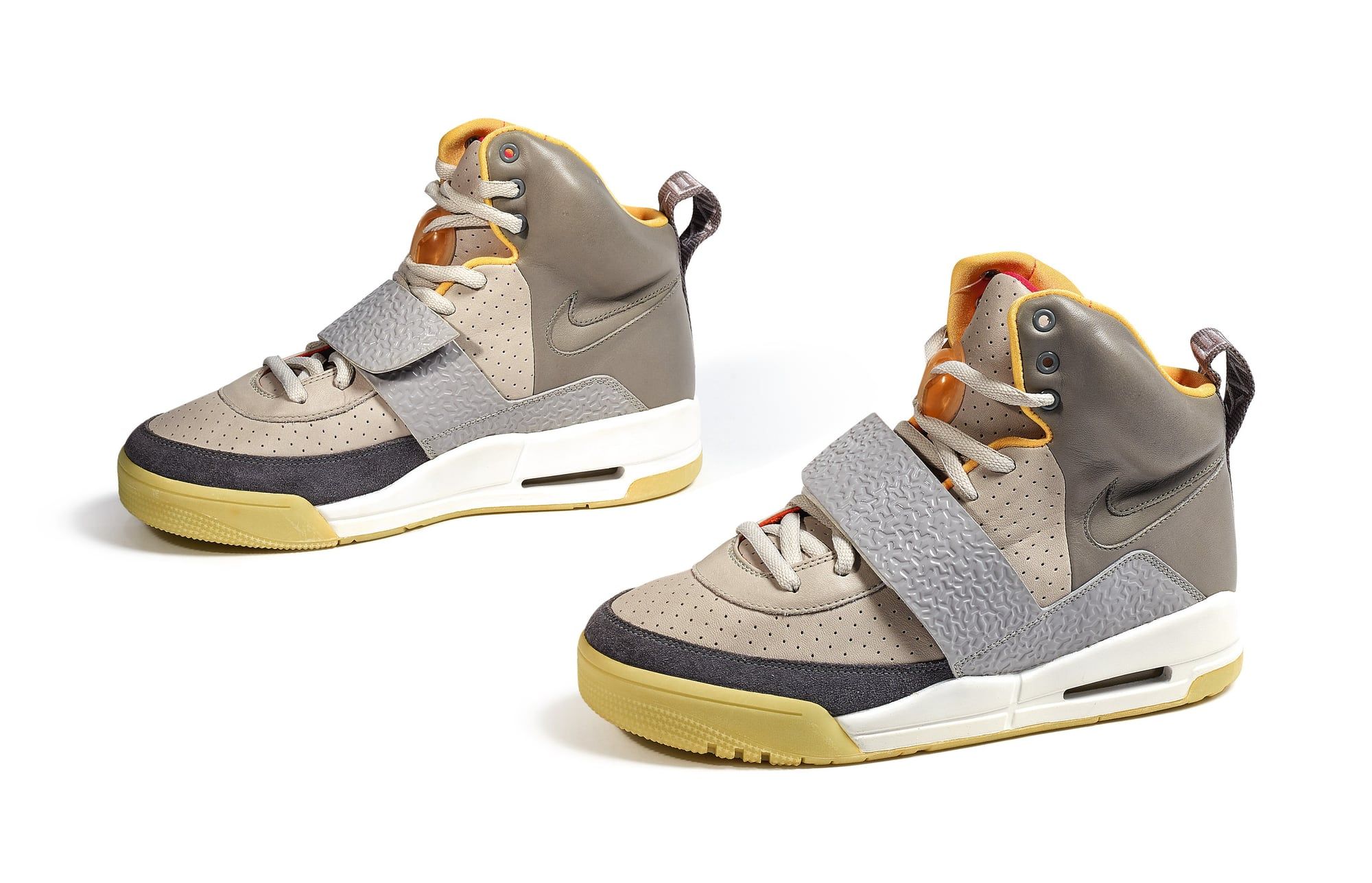 The Air Yeezy sample Sotheby’s sold first still had its factory tag on. The Zen Grey/Neon Air Yeezy sample, size 9, pair.